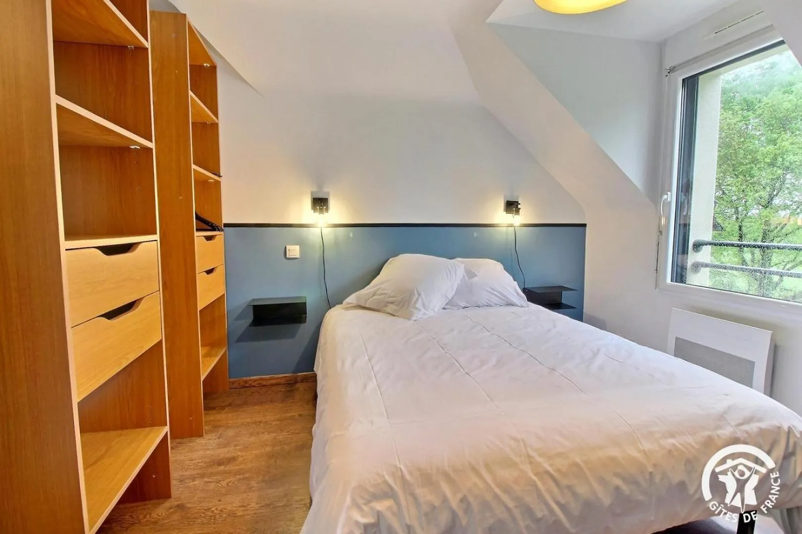 La Maison De Chris Theix 0*,