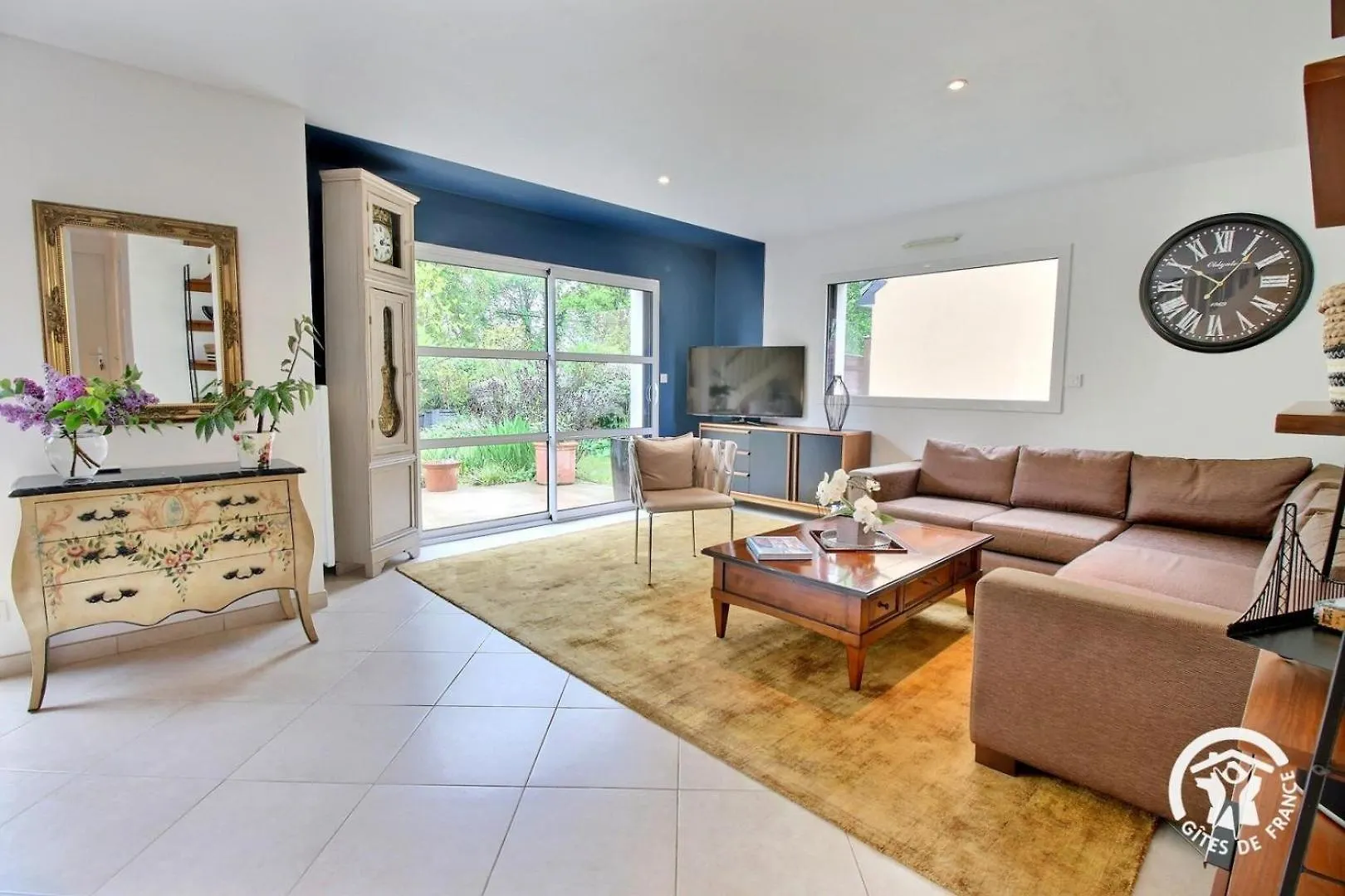 La Maison De Chris Theix 0*,  Francia